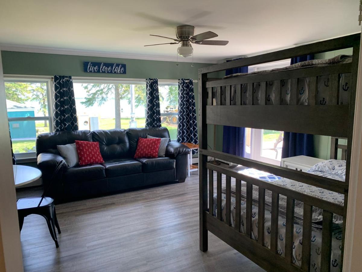 Presque Isle Grand Lake Resort מראה חיצוני תמונה